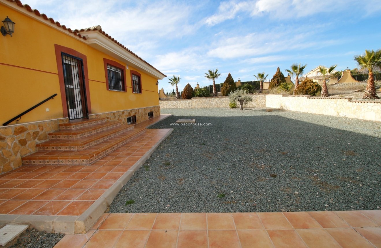 Resale - Villa -
La Parroquia