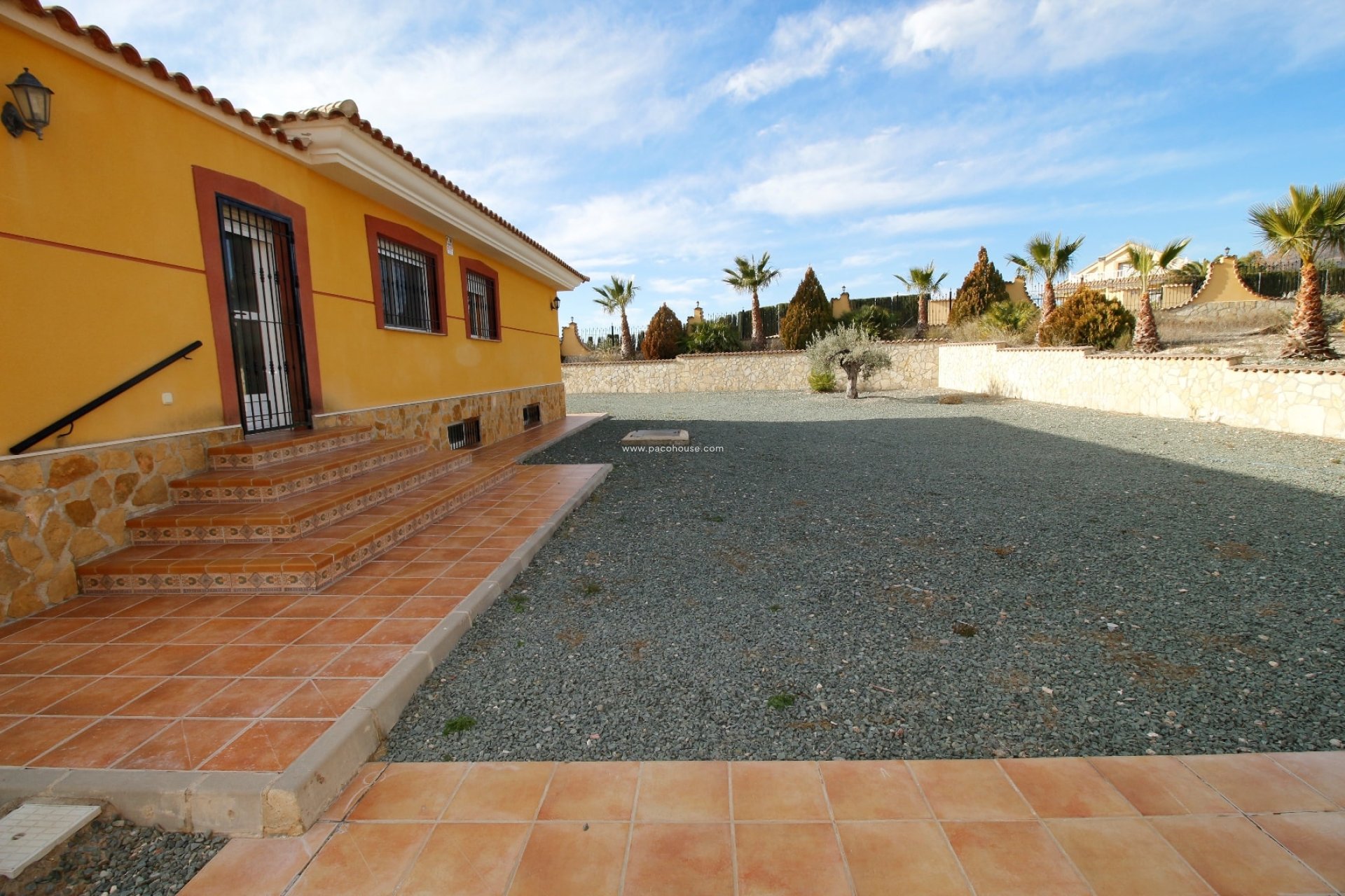 Resale - Villa -
La Parroquia