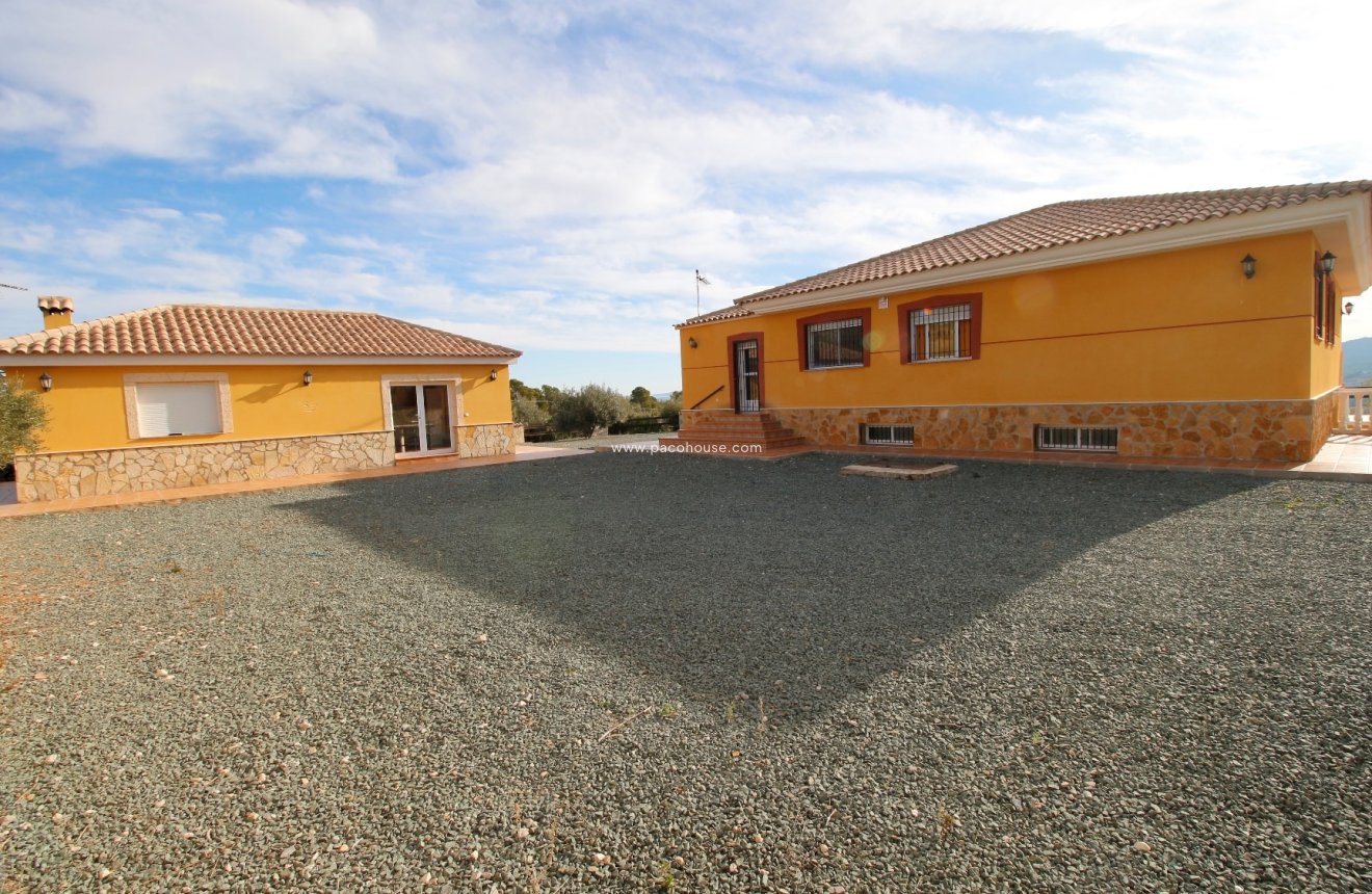 Resale - Villa -
La Parroquia