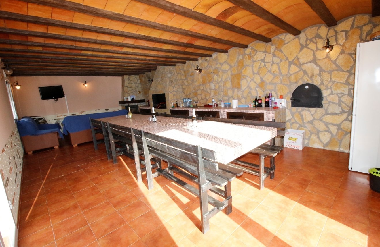 Resale - Villa -
La Parroquia