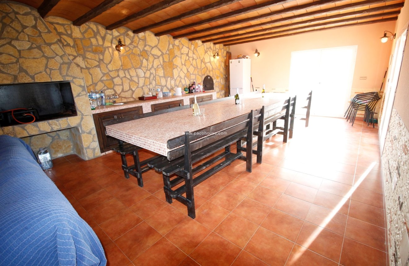 Resale - Villa -
La Parroquia