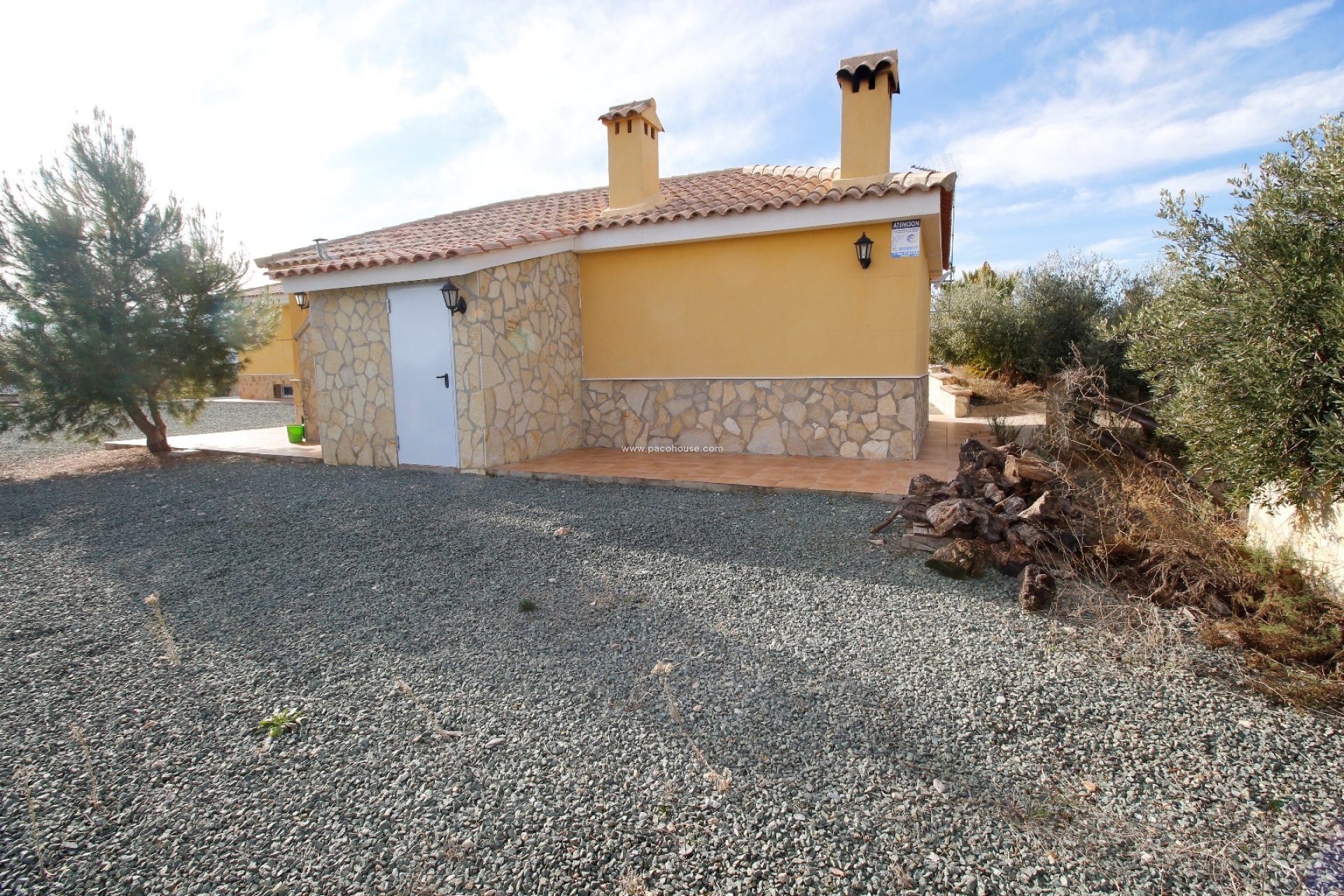 Resale - Villa -
La Parroquia