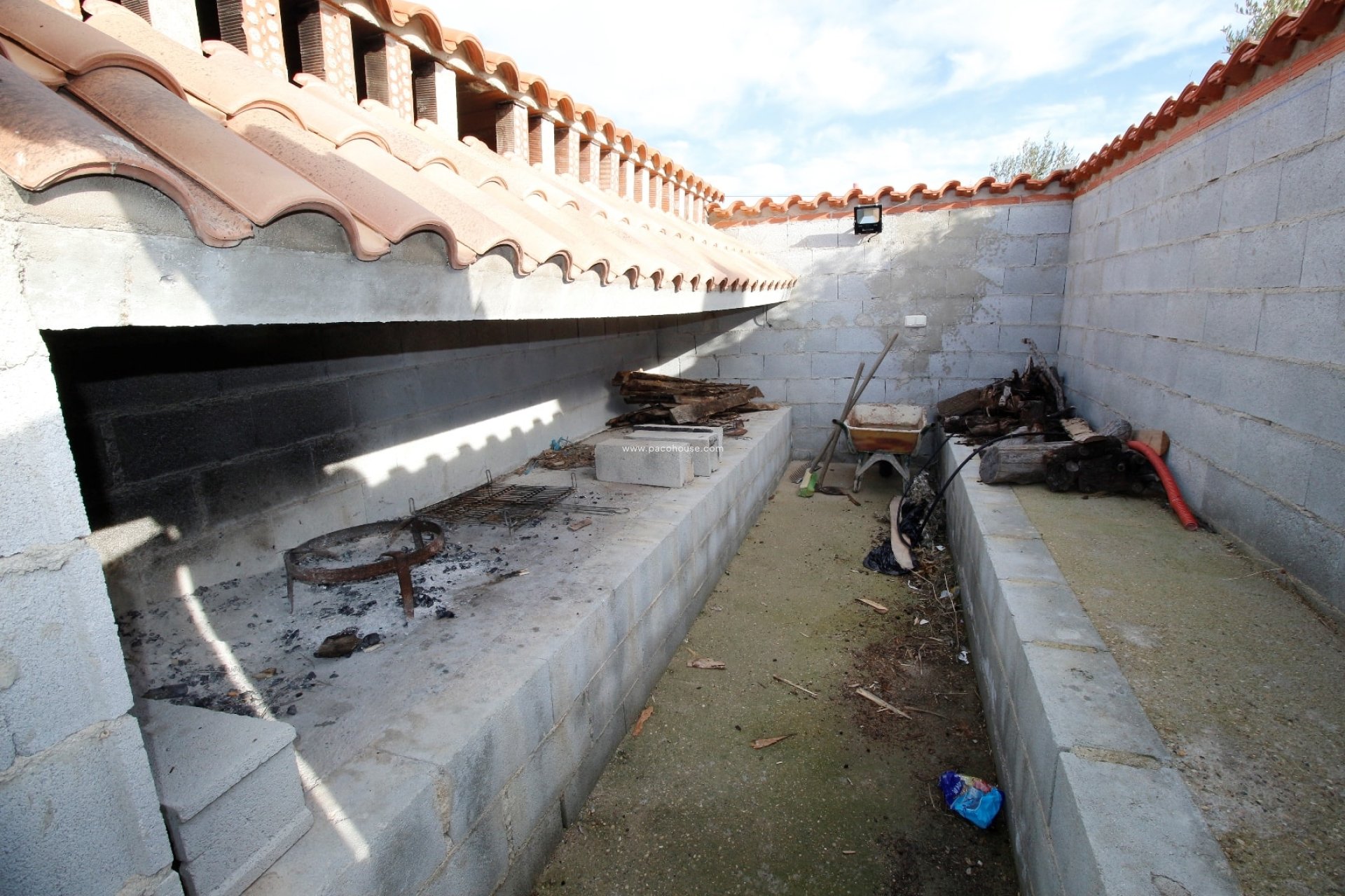 Resale - Villa -
La Parroquia