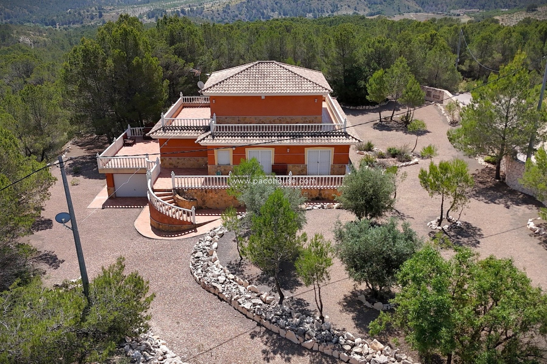 Resale - Villa -
La Parroquia