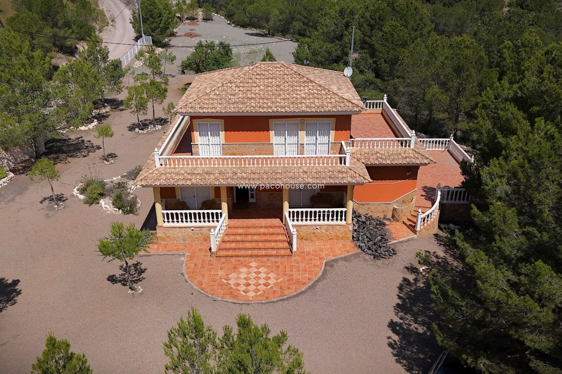 Resale - Villa -
La Parroquia