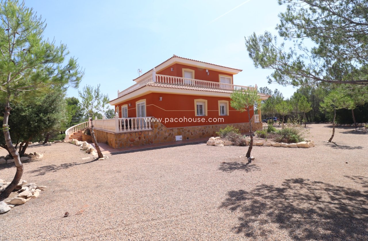 Resale - Villa -
La Parroquia