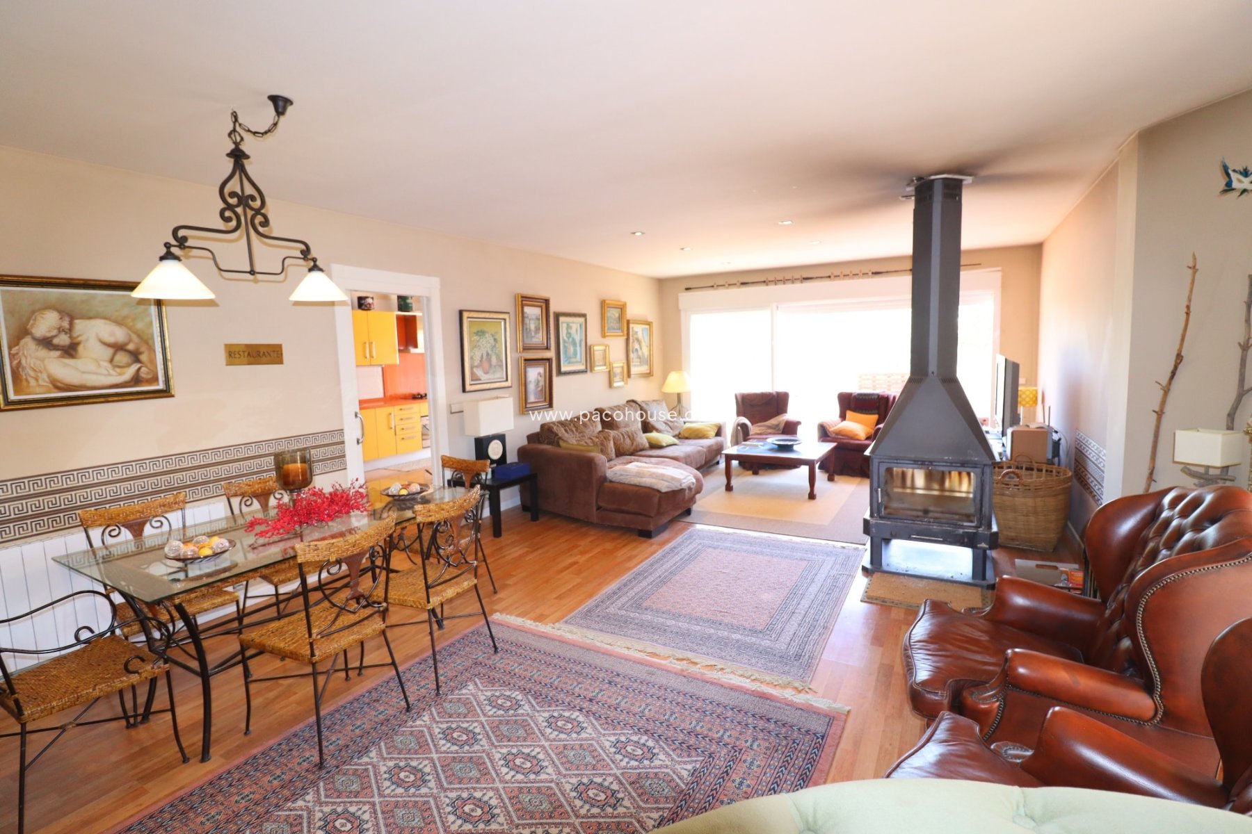 Resale - Villa -
La Parroquia