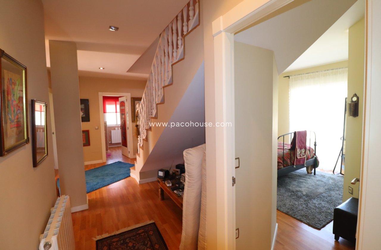 Resale - Villa -
La Parroquia