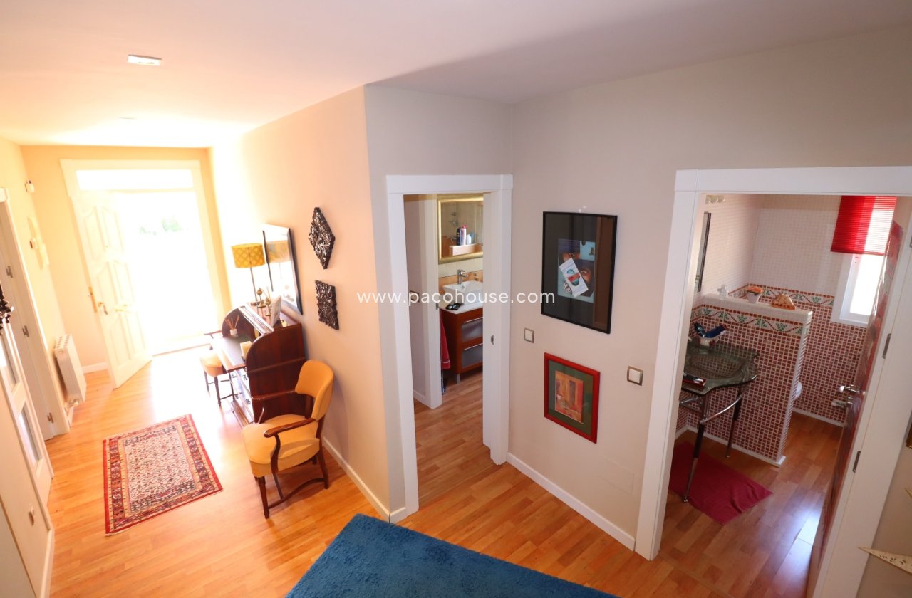 Resale - Villa -
La Parroquia