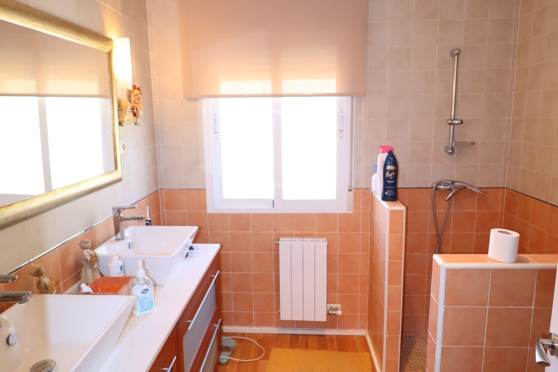 Resale - Villa -
La Parroquia