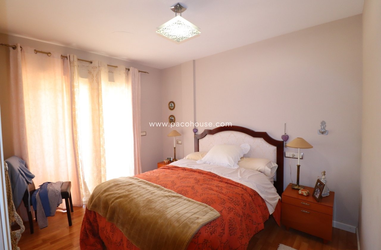 Resale - Villa -
La Parroquia