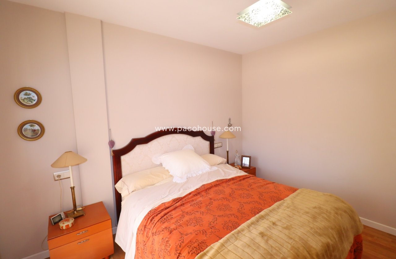 Resale - Villa -
La Parroquia