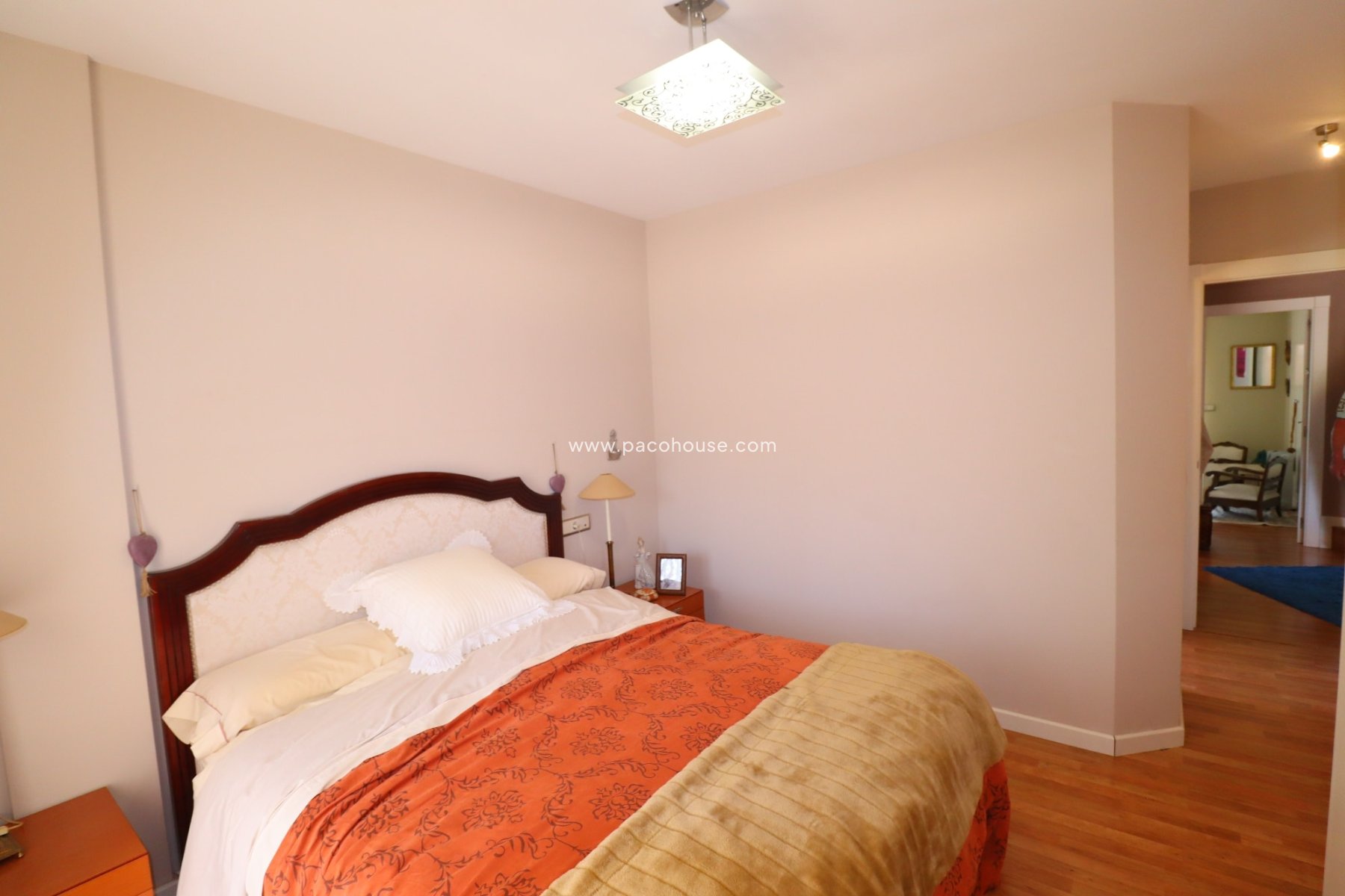 Resale - Villa -
La Parroquia