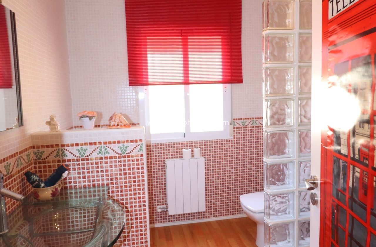 Resale - Villa -
La Parroquia