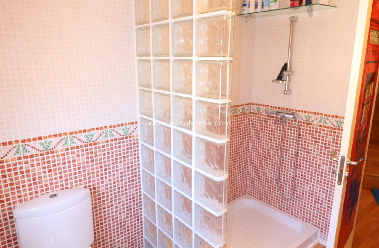 Resale - Villa -
La Parroquia