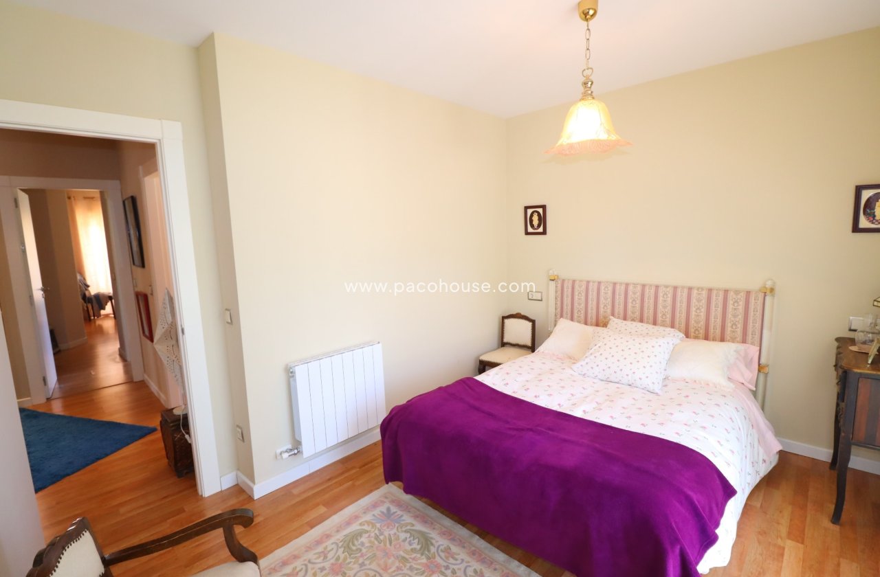 Resale - Villa -
La Parroquia