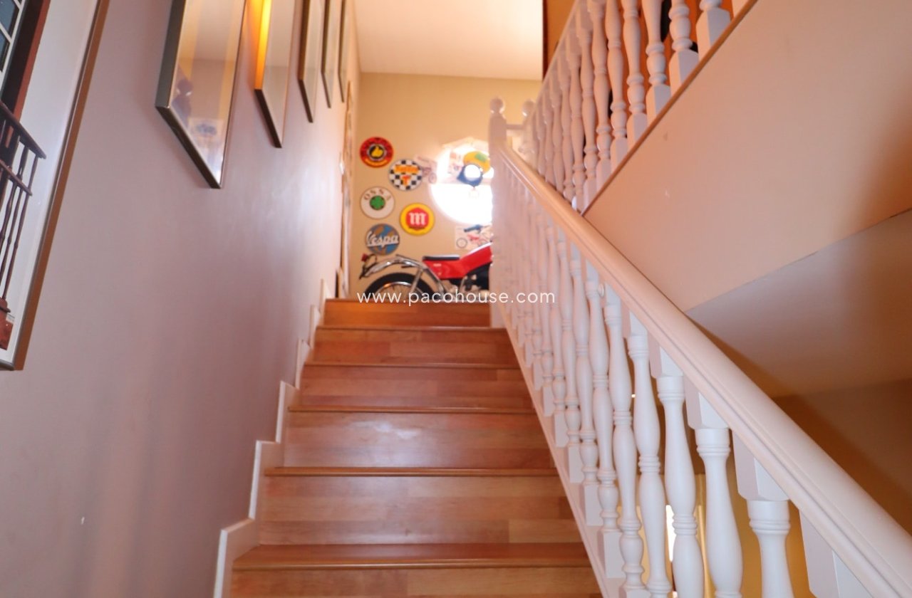 Resale - Villa -
La Parroquia