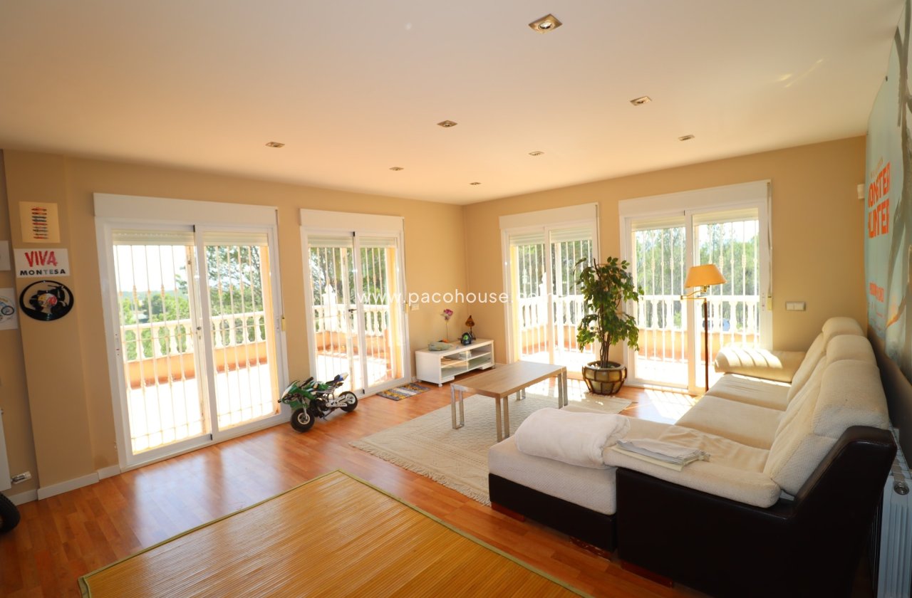 Resale - Villa -
La Parroquia