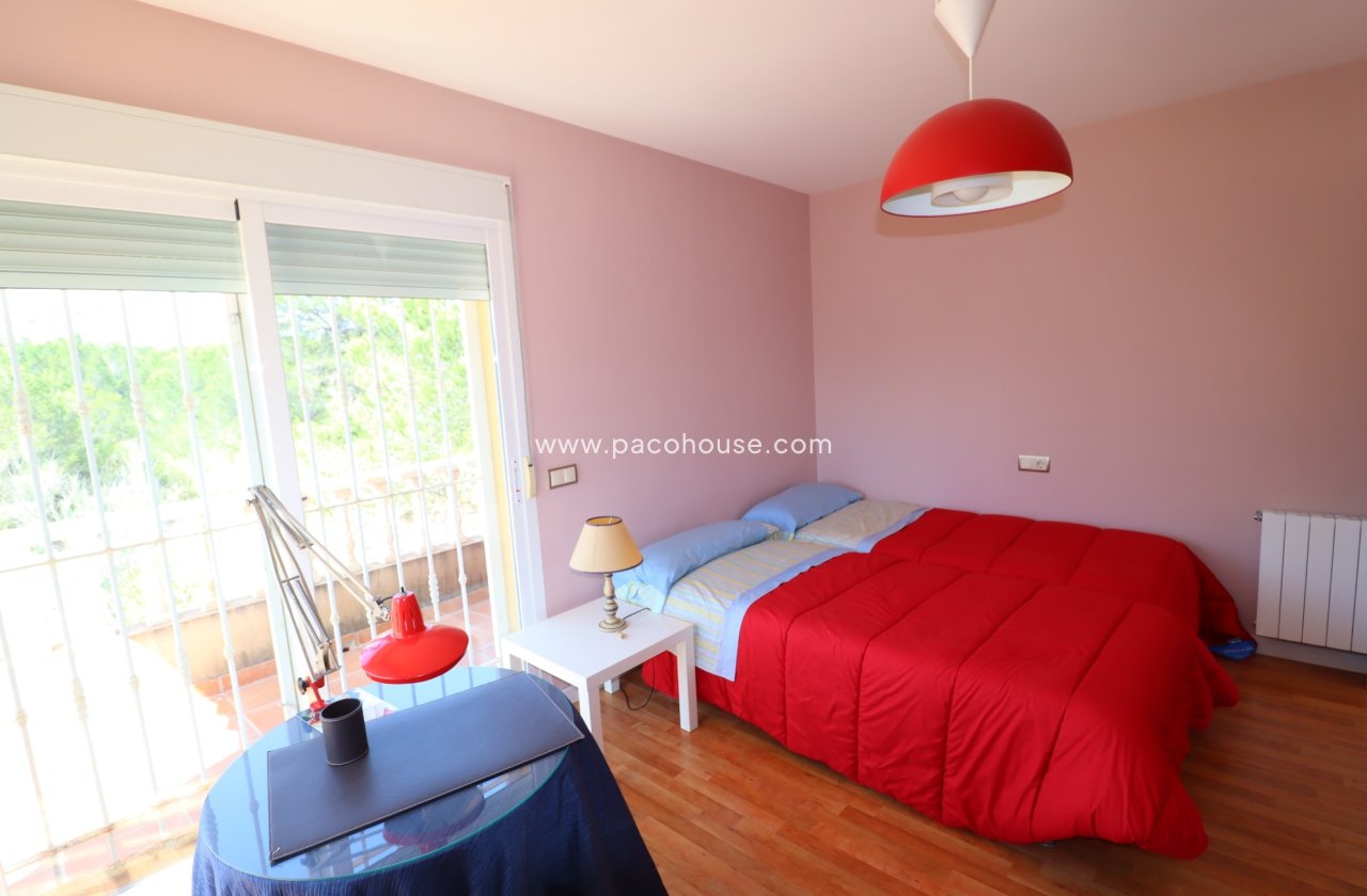 Resale - Villa -
La Parroquia