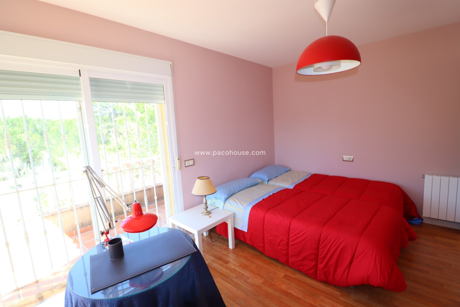 Resale - Villa -
La Parroquia