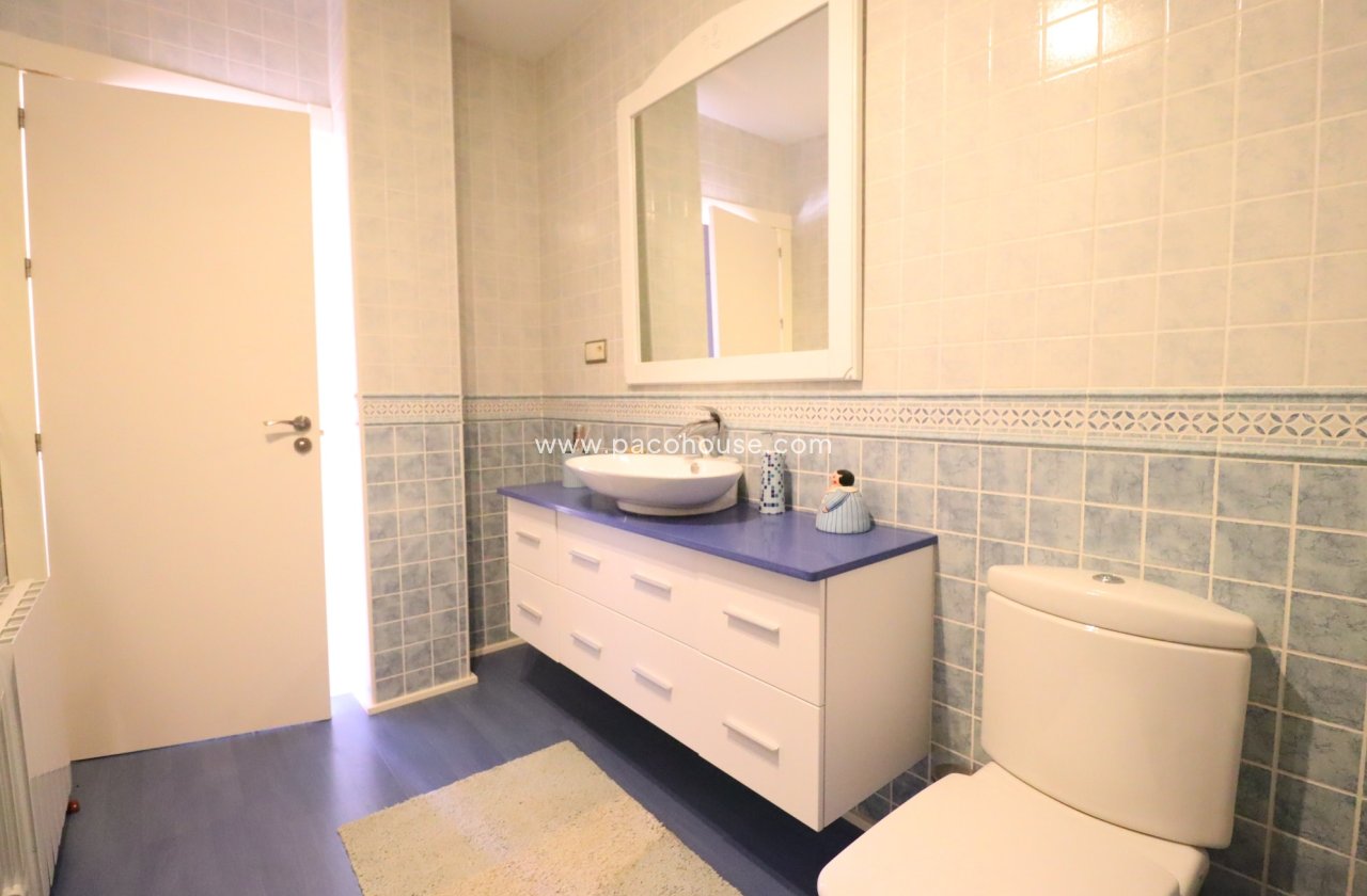 Resale - Villa -
La Parroquia