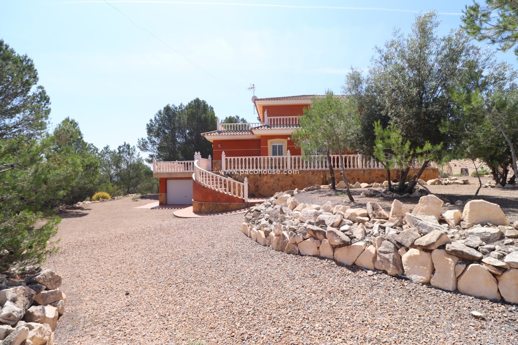 Resale - Villa -
La Parroquia