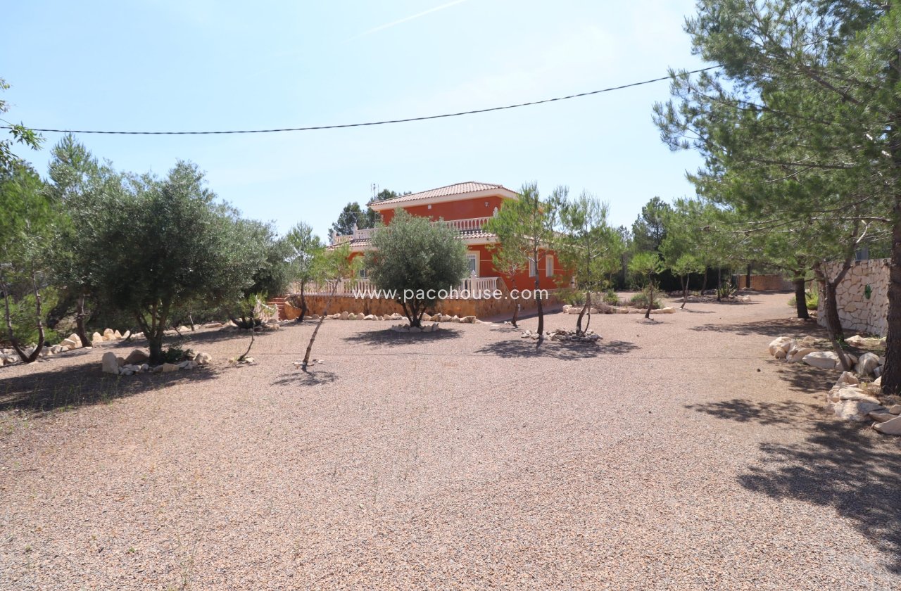 Resale - Villa -
La Parroquia