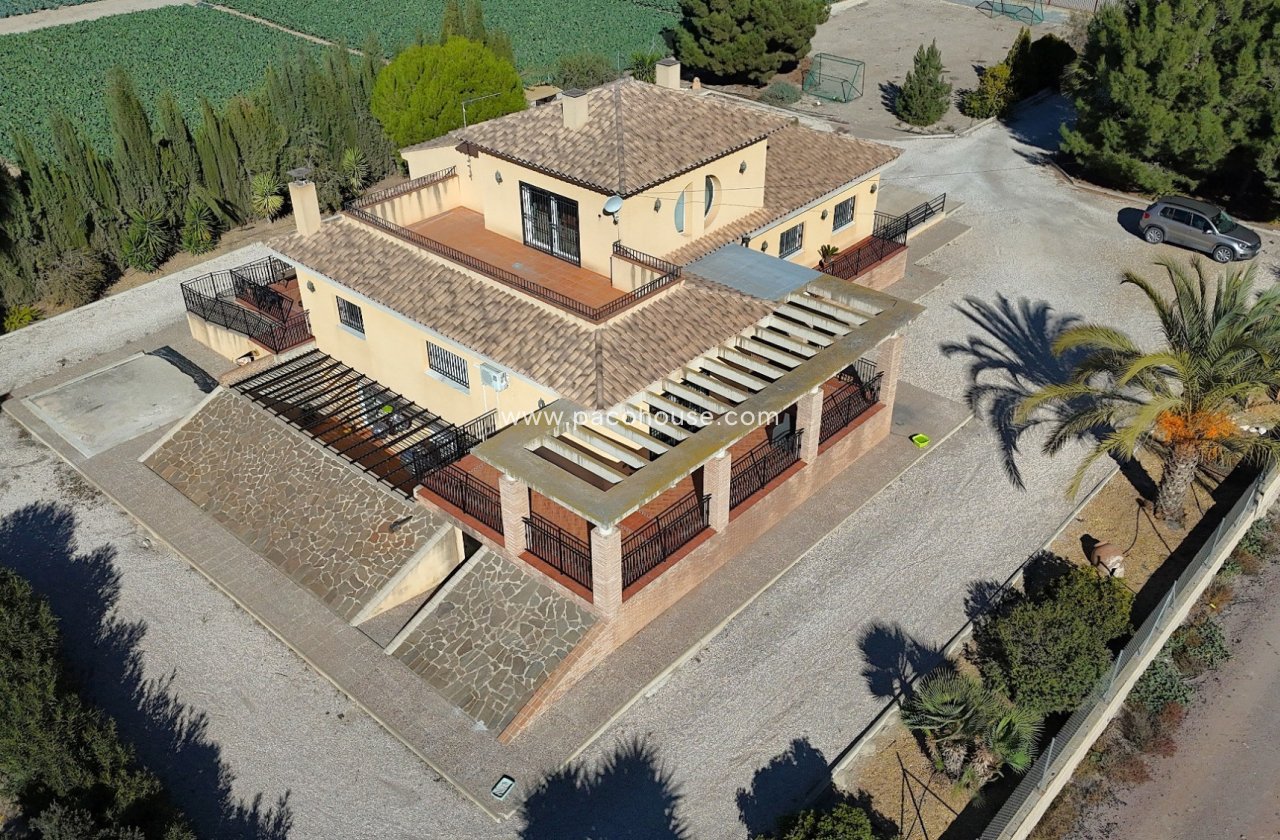 Resale - Villa -
Lorca