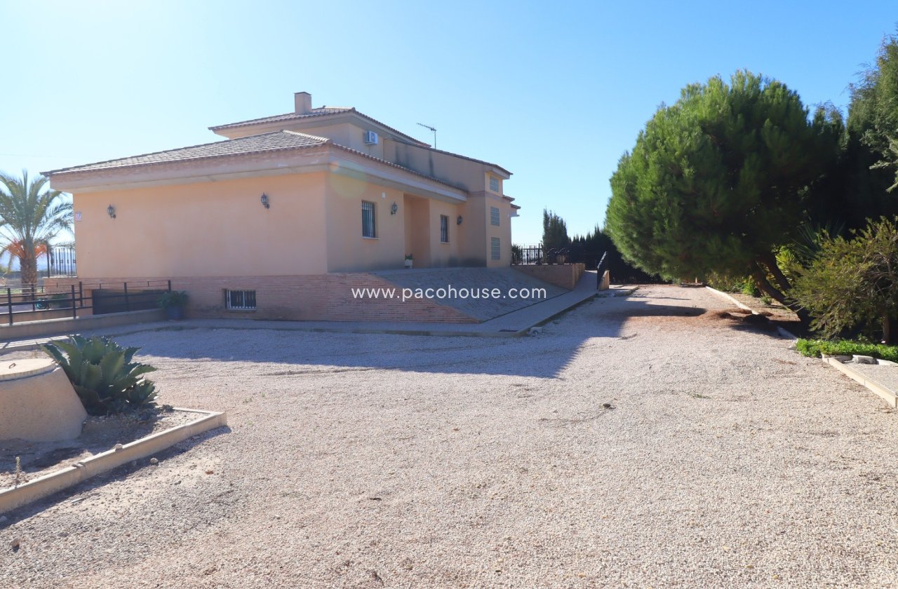 Resale - Villa -
Lorca