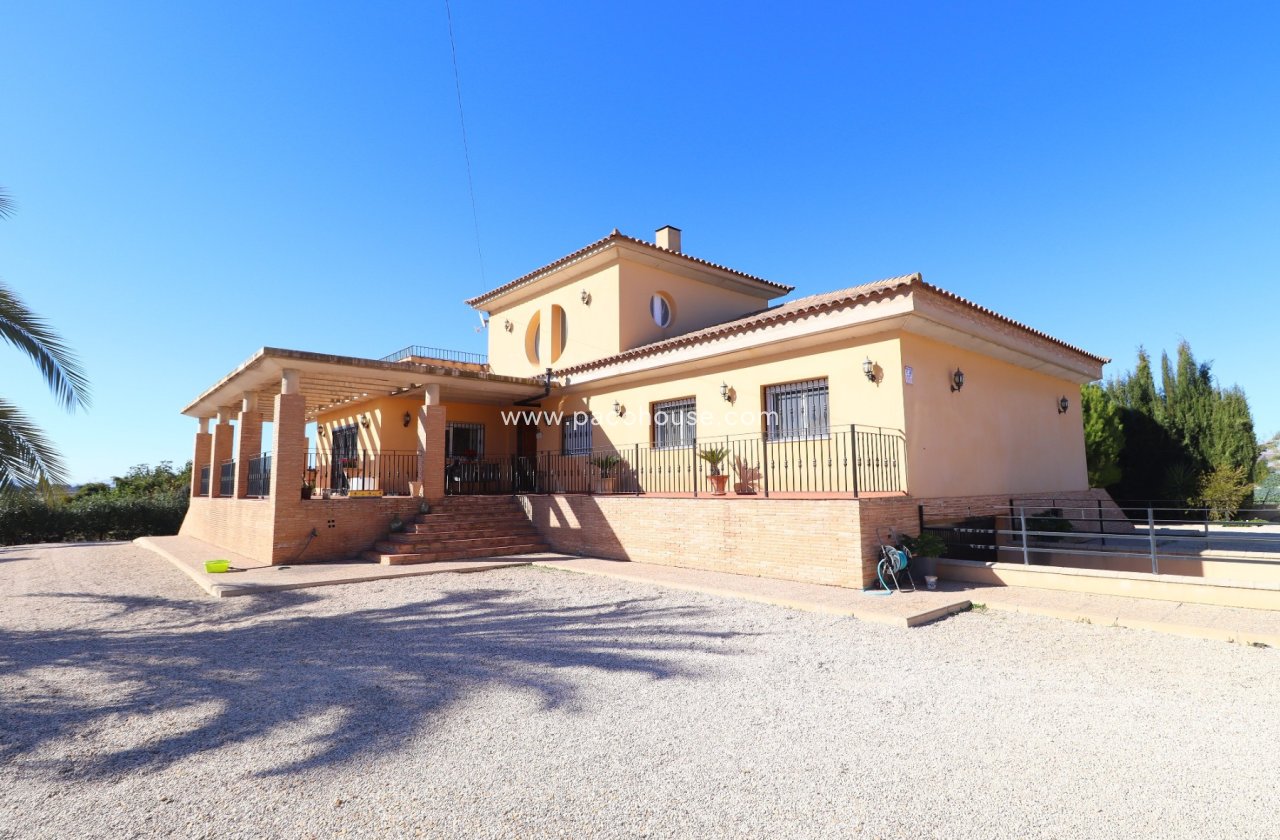 Resale - Villa -
Lorca