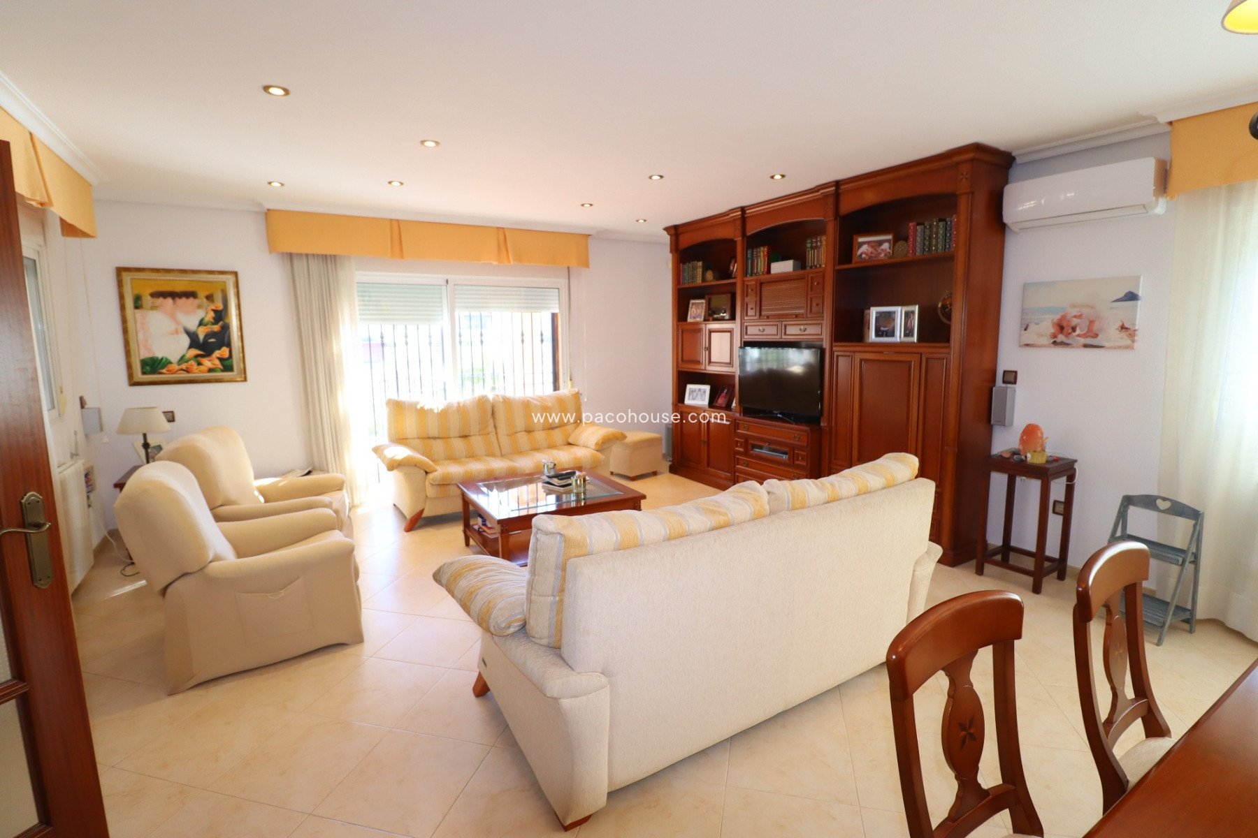Resale - Villa -
Lorca