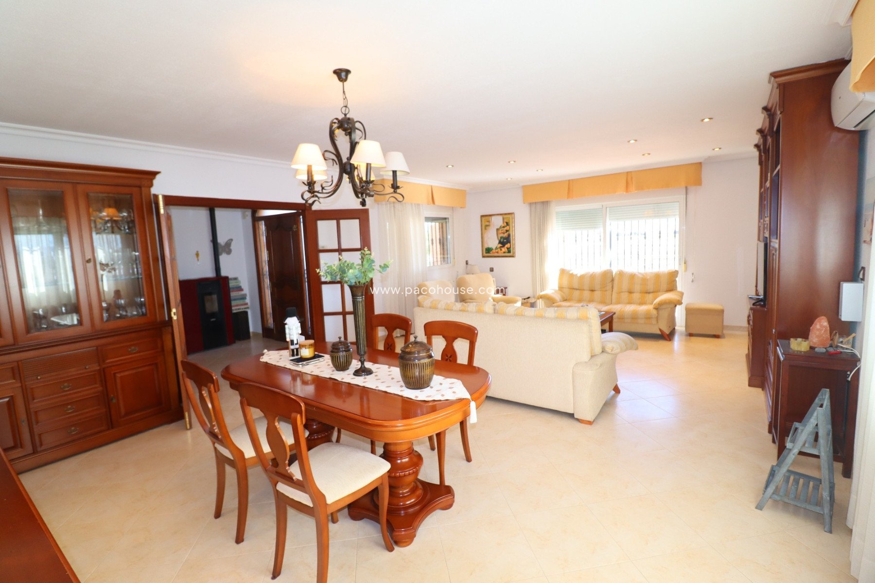Resale - Villa -
Lorca