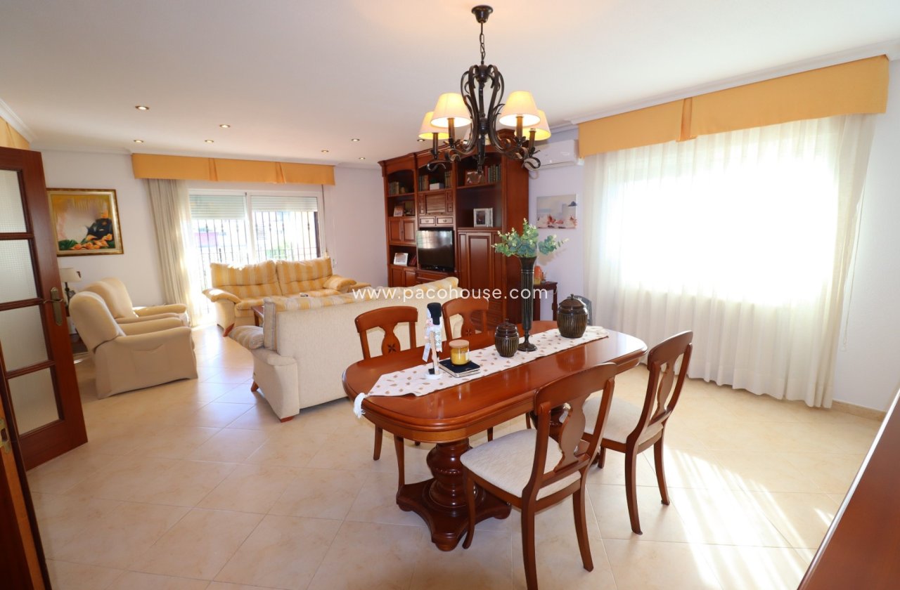 Resale - Villa -
Lorca