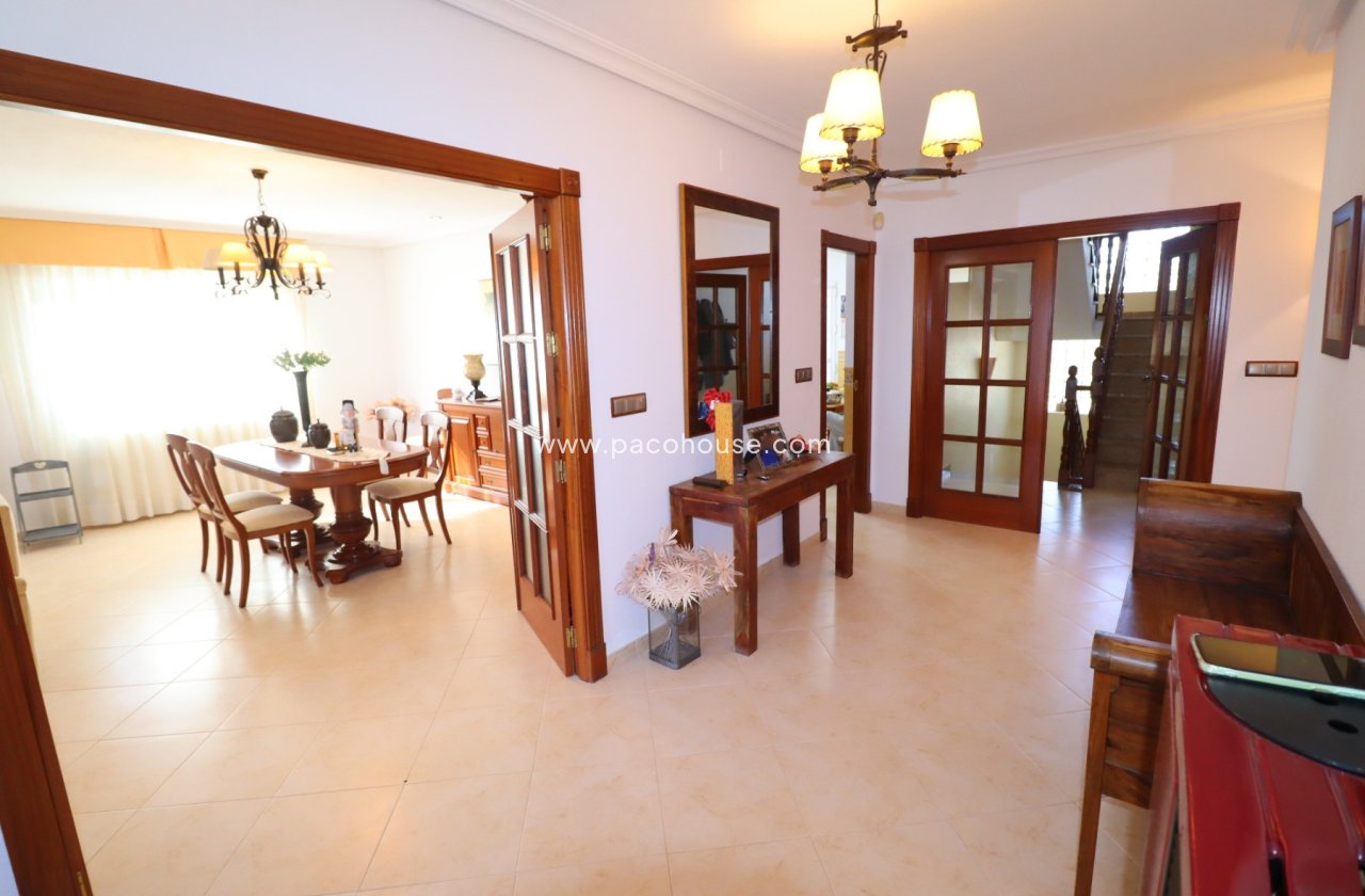 Resale - Villa -
Lorca