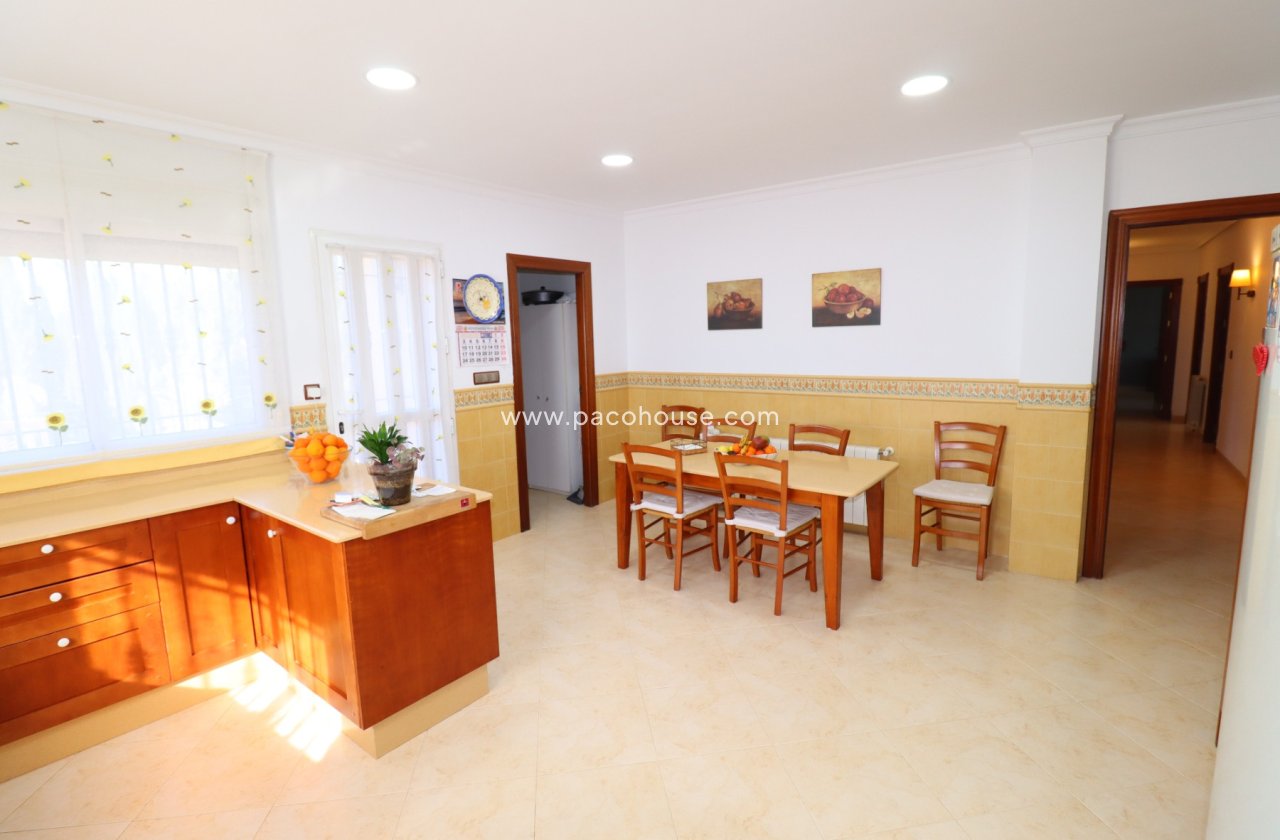 Resale - Villa -
Lorca