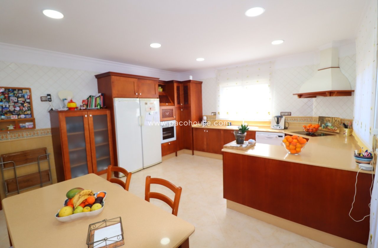 Resale - Villa -
Lorca