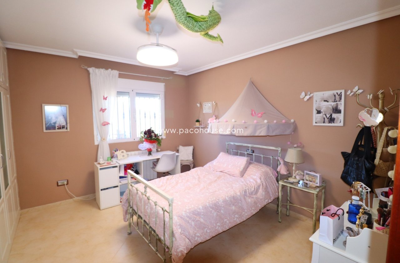 Resale - Villa -
Lorca