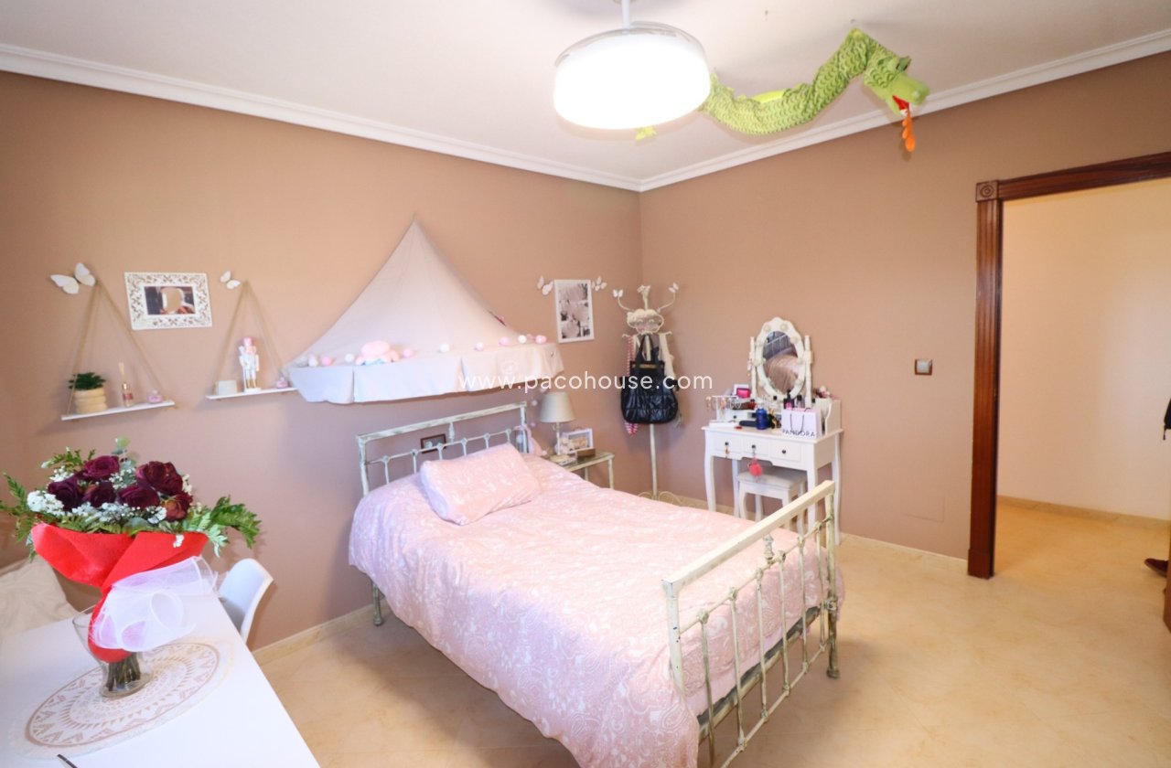 Resale - Villa -
Lorca