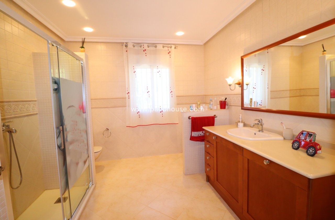 Resale - Villa -
Lorca