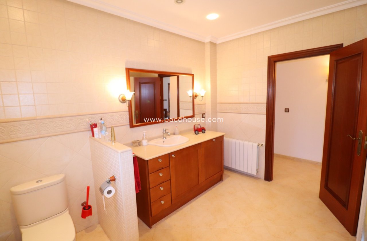 Resale - Villa -
Lorca