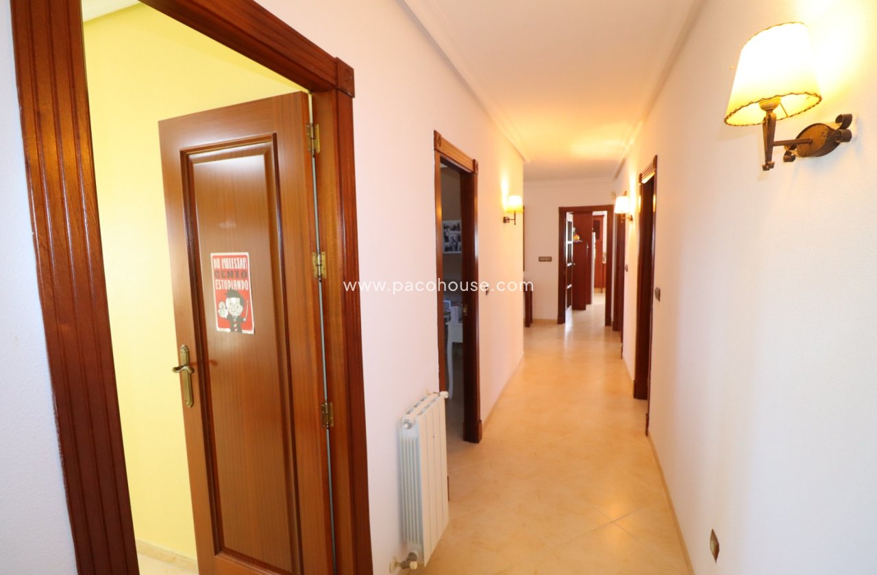 Resale - Villa -
Lorca