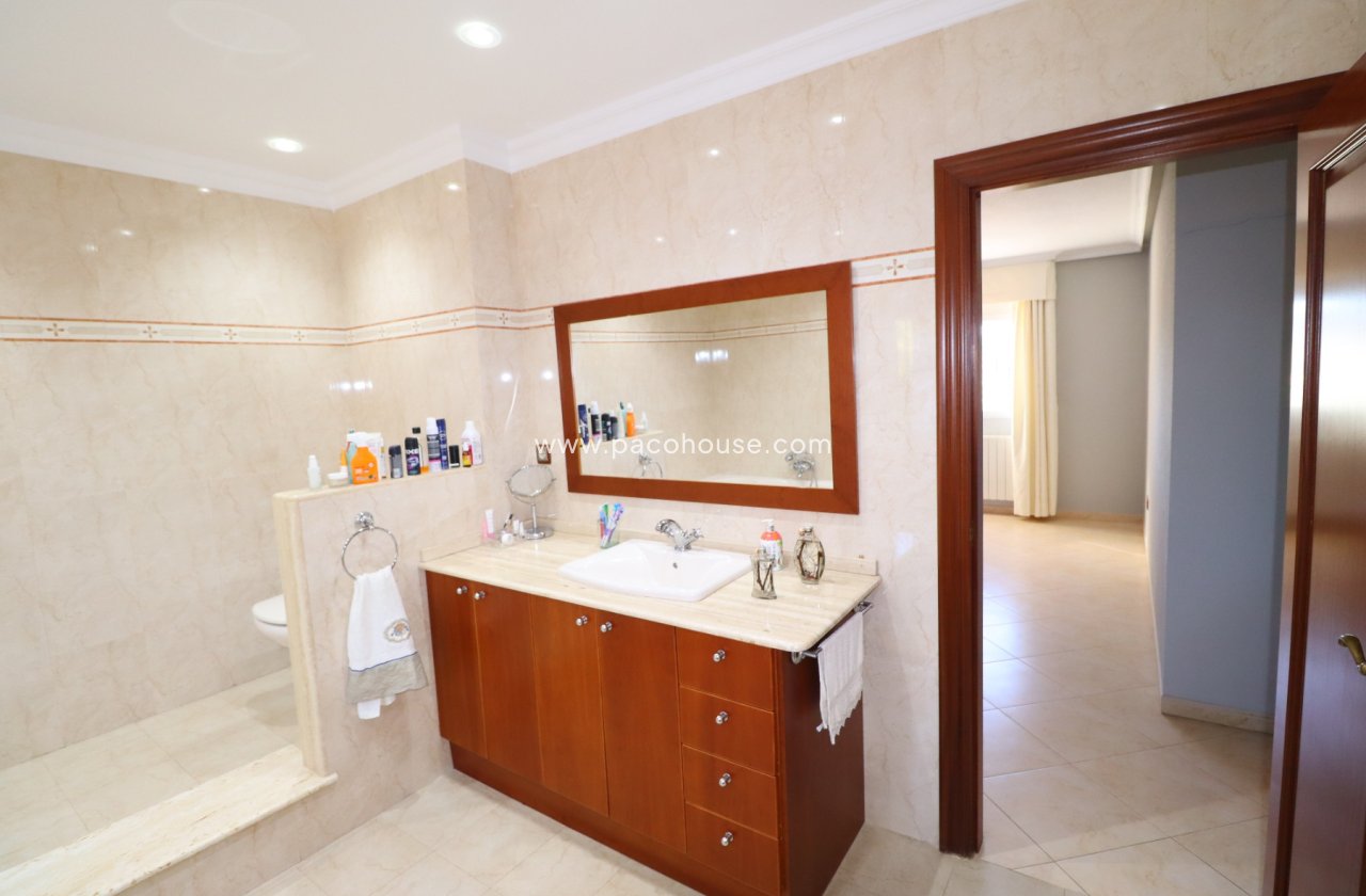 Resale - Villa -
Lorca