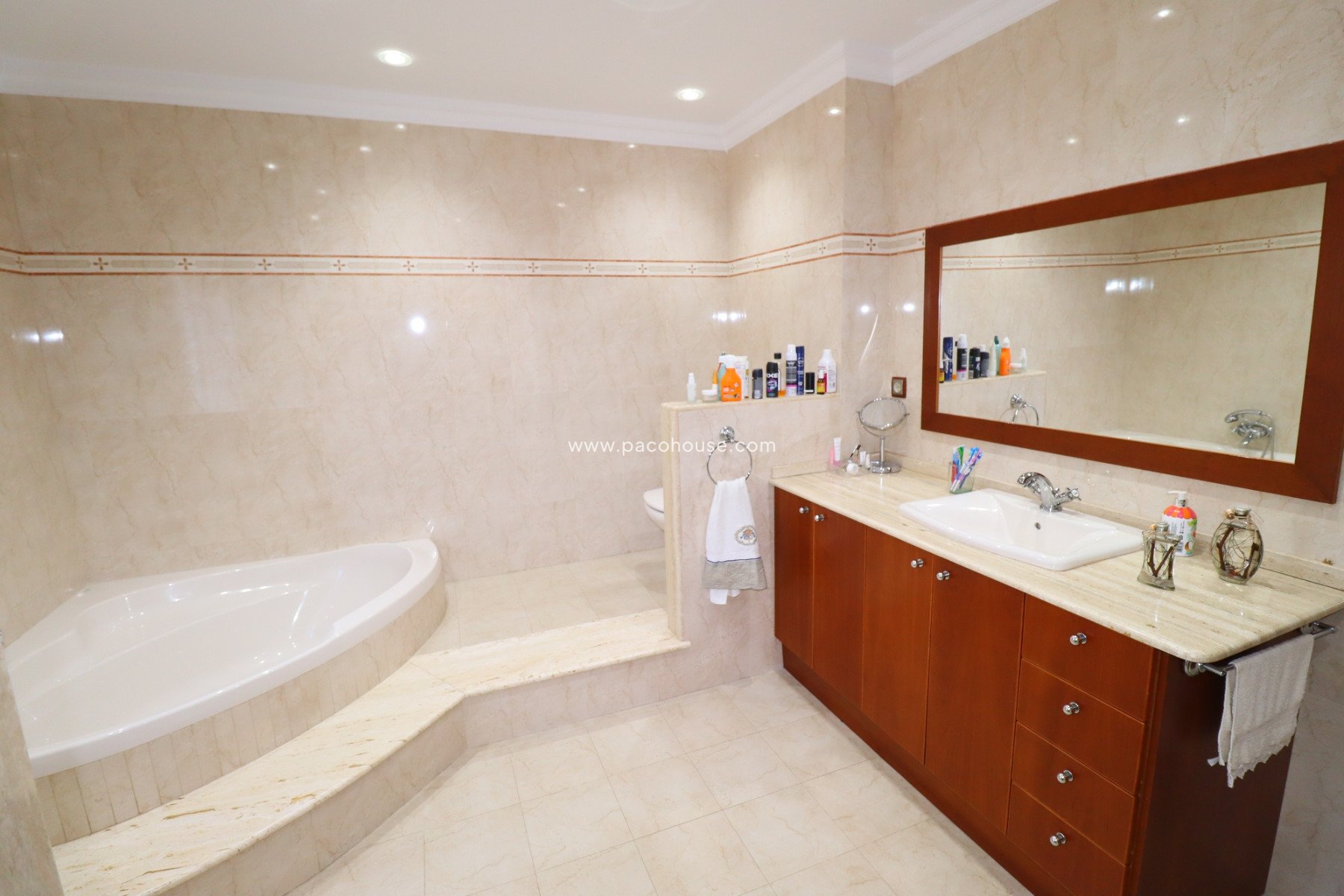 Resale - Villa -
Lorca