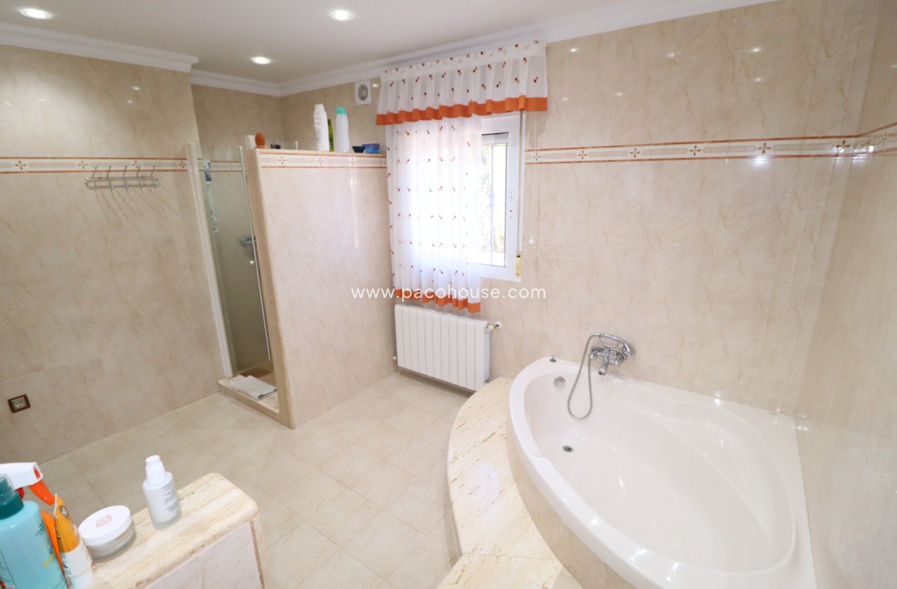 Resale - Villa -
Lorca