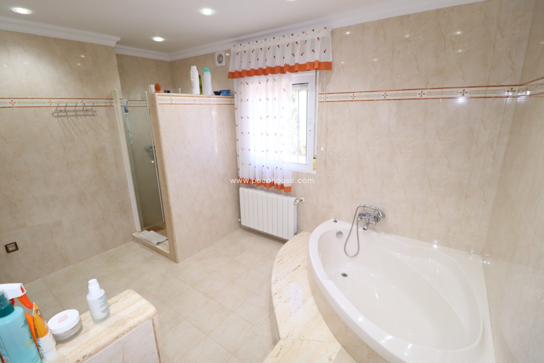 Resale - Villa -
Lorca