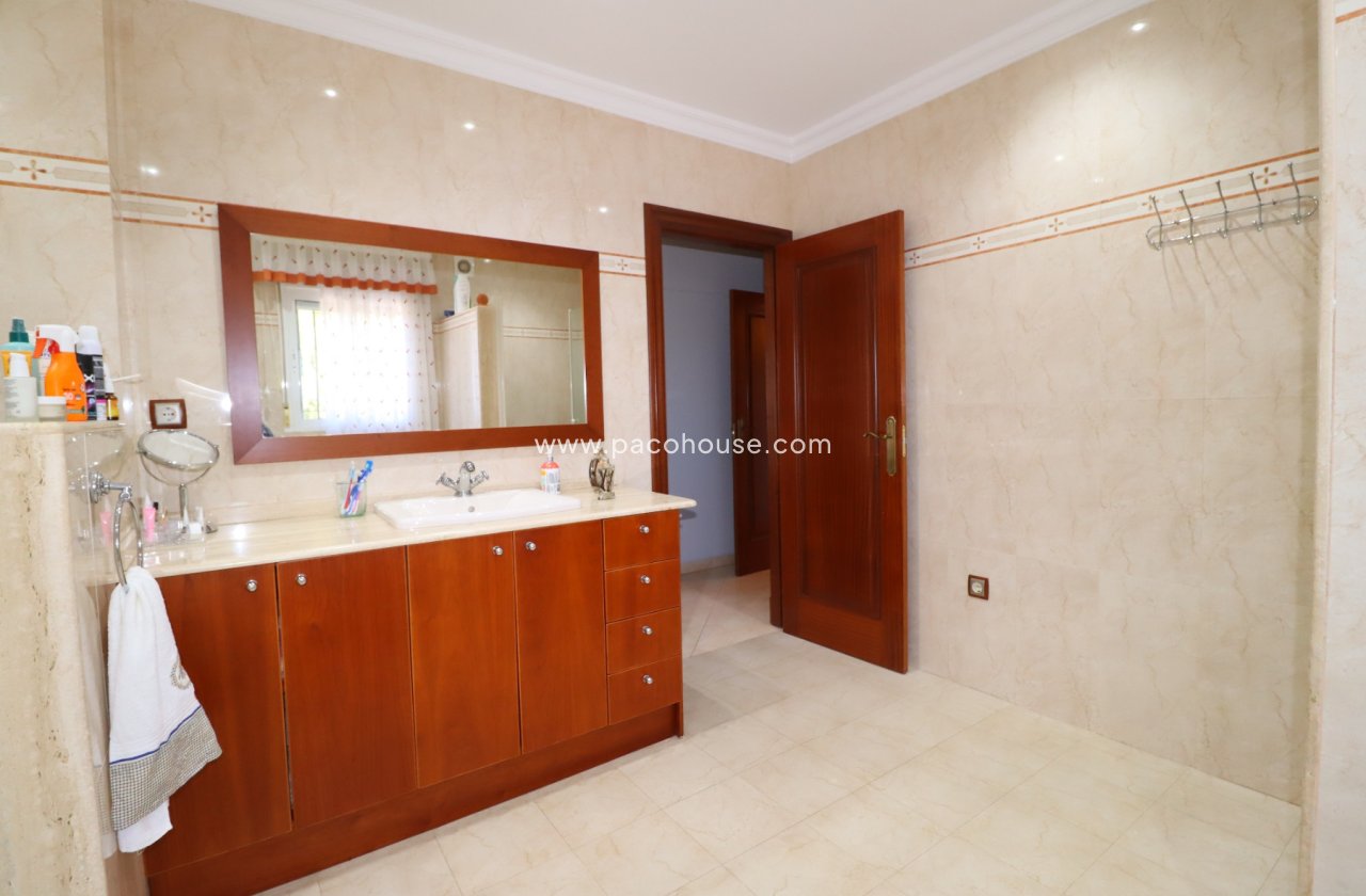 Resale - Villa -
Lorca