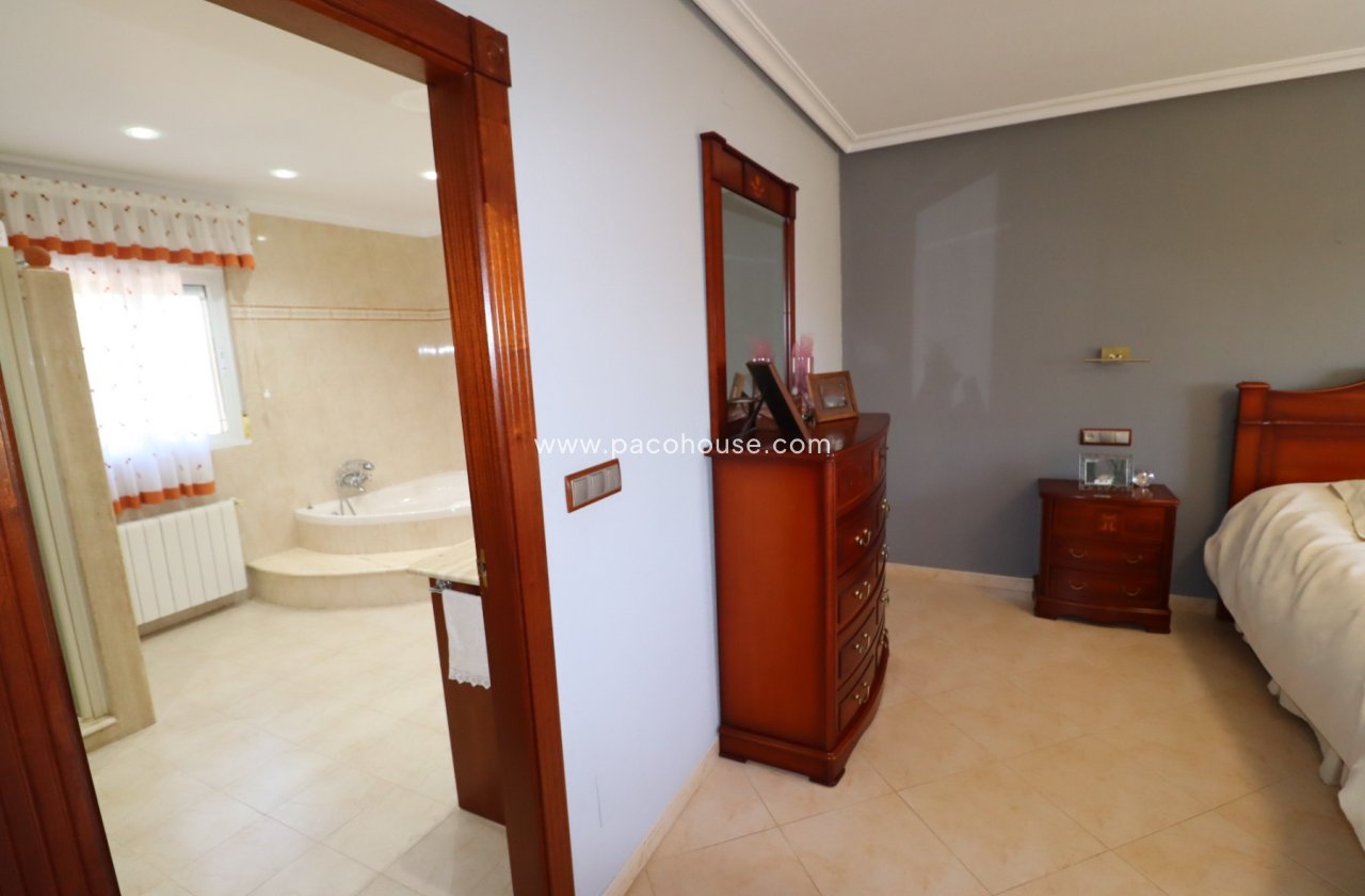 Resale - Villa -
Lorca