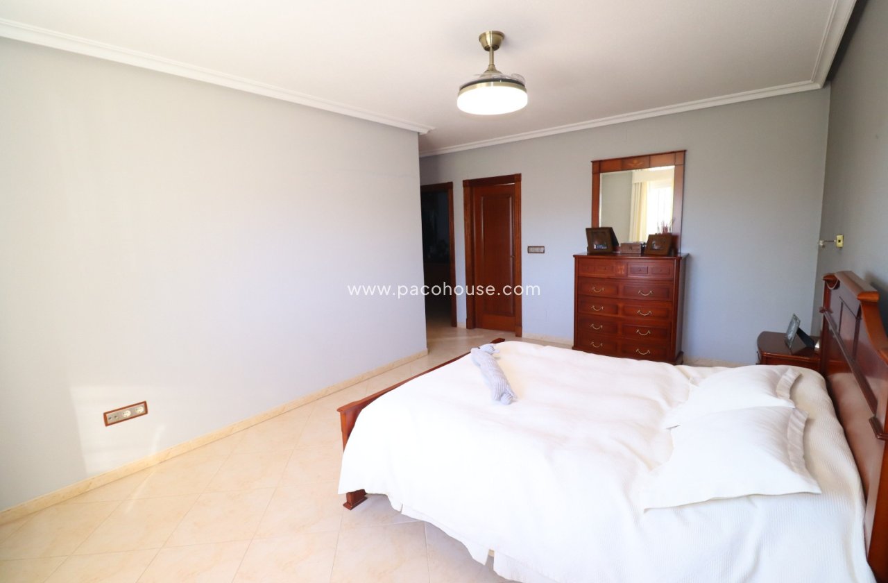 Resale - Villa -
Lorca