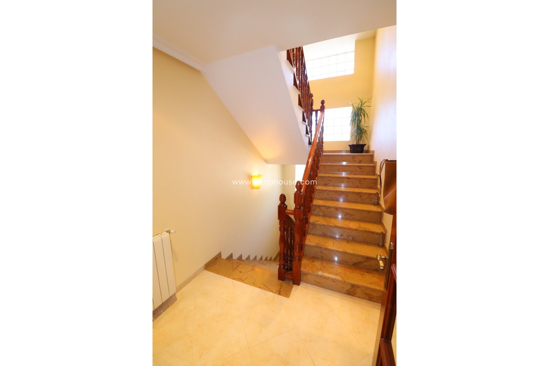 Resale - Villa -
Lorca