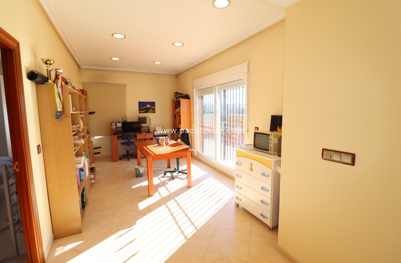 Resale - Villa -
Lorca